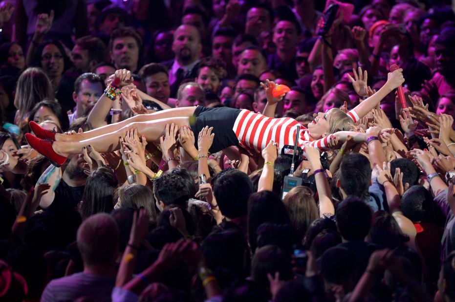 Swift crowd surfs at the 2012 MTV Video Music Awards in Los Angeles.