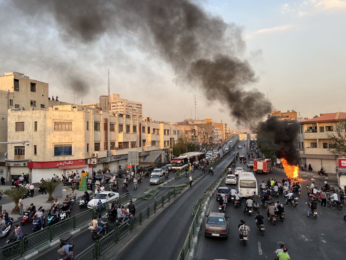 Iranian authorities are trying to put an end to the weeks of protests.