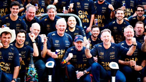 Max Verstappen equals single-season win record at US Grand Prix on emotional weekend for Red Bull 4 Verstappen poses with the Red Bull team to celebrate winning the constructors' championship.
