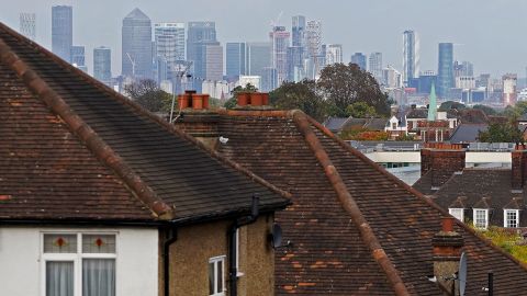 Des maisons sont photographiées dans le sud de Londres, le 3 octobre 2022. 