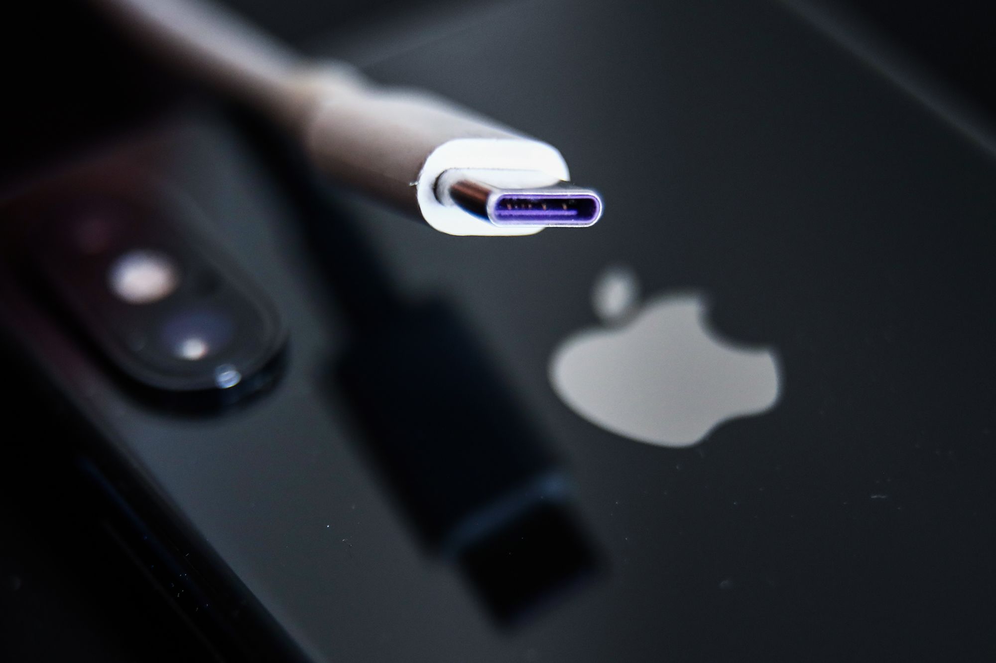 EU formally adopts law requiring Apple to support USB-C chargers | CNN  Business