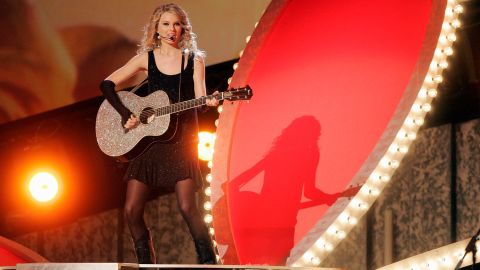 Taylor Swift performs at the 41st Annual Country Music Association Awards, Wednesday, Nov. 7, 2007, in Nashville, Tennessee.