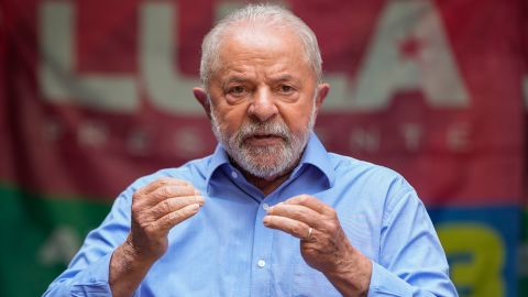 Lula co-founded the Workers' Party (PT), that became Brazil's main left-wing political force. 