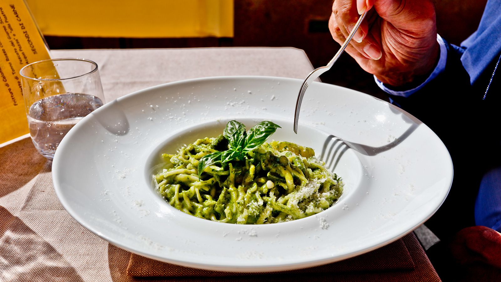 Al fresco dining italy hi-res stock photography and images - Alamy