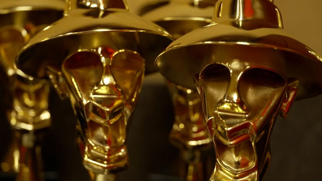 The 21-carat gold plated 'Headie' is a symbol of Nigerian music excellence. Animashaum conceptualized the head-shaped award with the intentions of it representing a "face of someone that wants to succeed." He says the expression is one of "success, victory and triumph." The design is by Matthias Aragbada, from a concept by Animashaum.