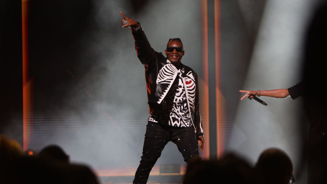 Nigerian singer Goya Menor performed his hit song "Ameno Amapiano Remix." He told CNN that Afrobeats music has "gone beyond borders" and the success of The Headies is a testament to their music becoming a "worldwide phenomenon." Menor and Nektunez took home the Best Streethop Artiste Award for their single "Ameno Amapiano Remix."