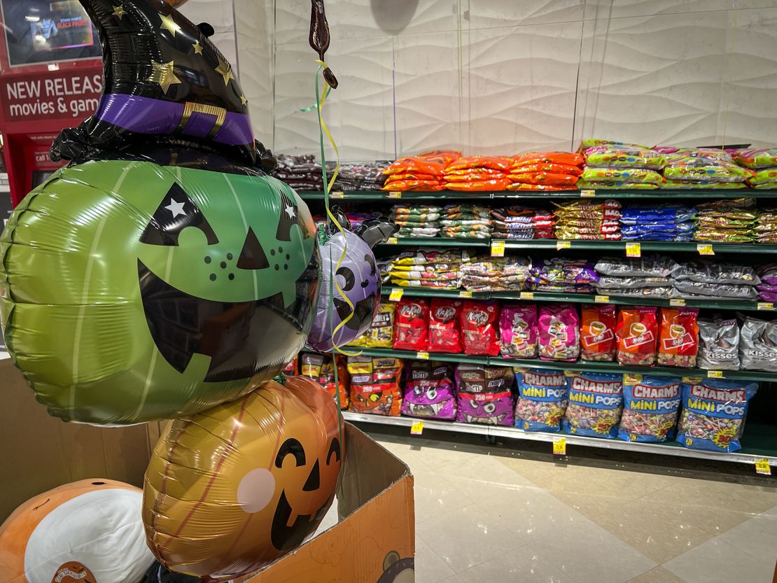 Halloween candy prices soar by the most since at least 1999 | CNN Business