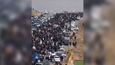 Thousands gathered in Saqqez to mark 40 days since Mahsa Amini's death.