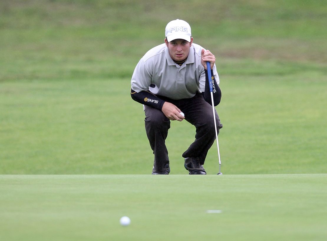 Fox lines up a putt at the 2008 New Zealand Amateur Championship.