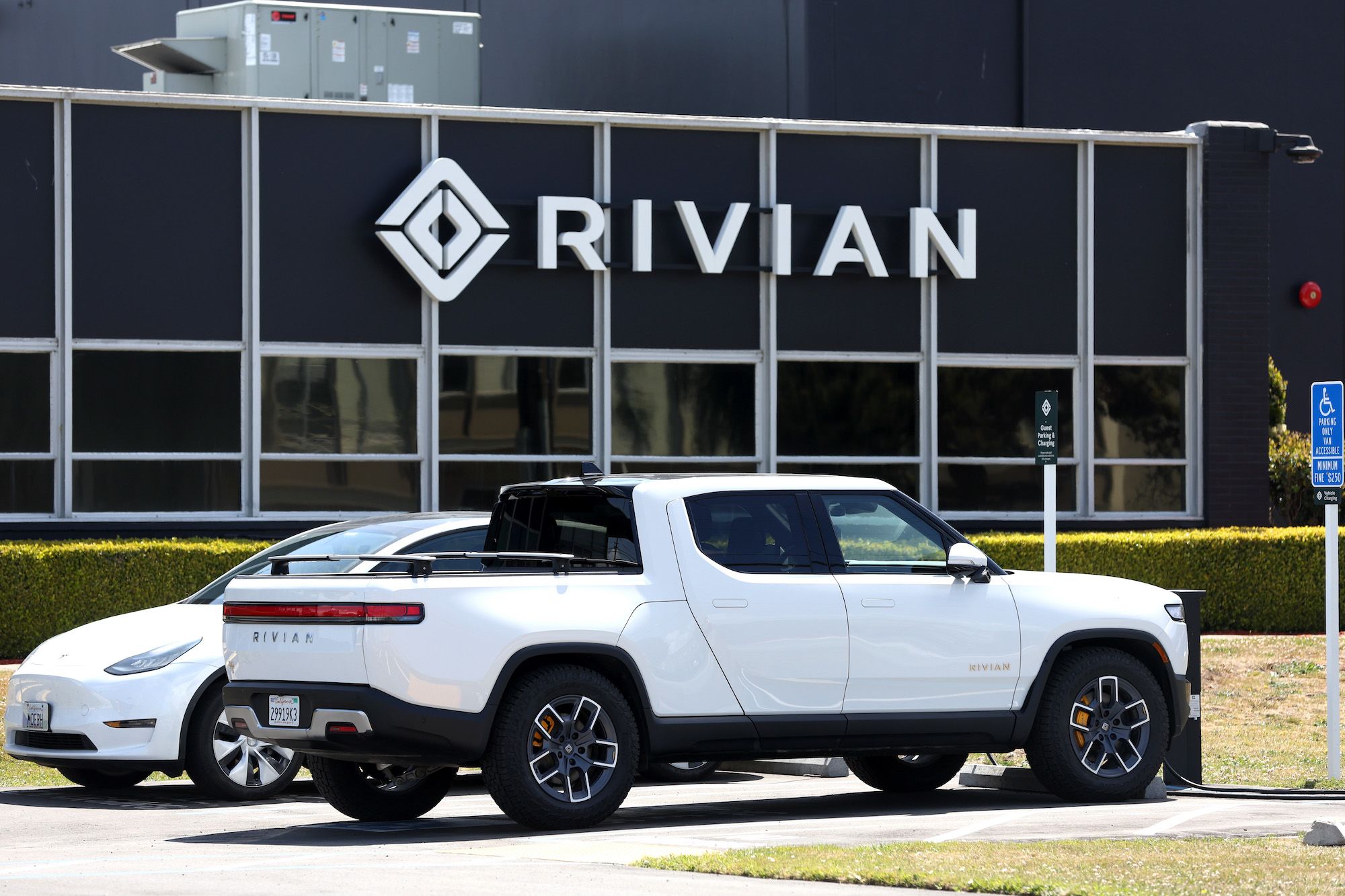 Truck Stuff : r/Rivian