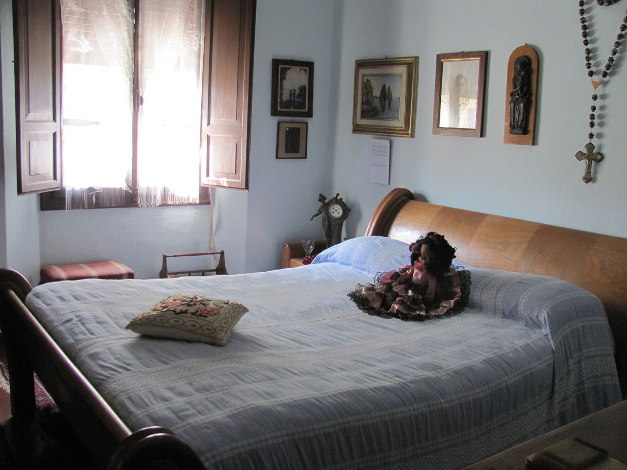One of the Mussolini children's bedrooms.