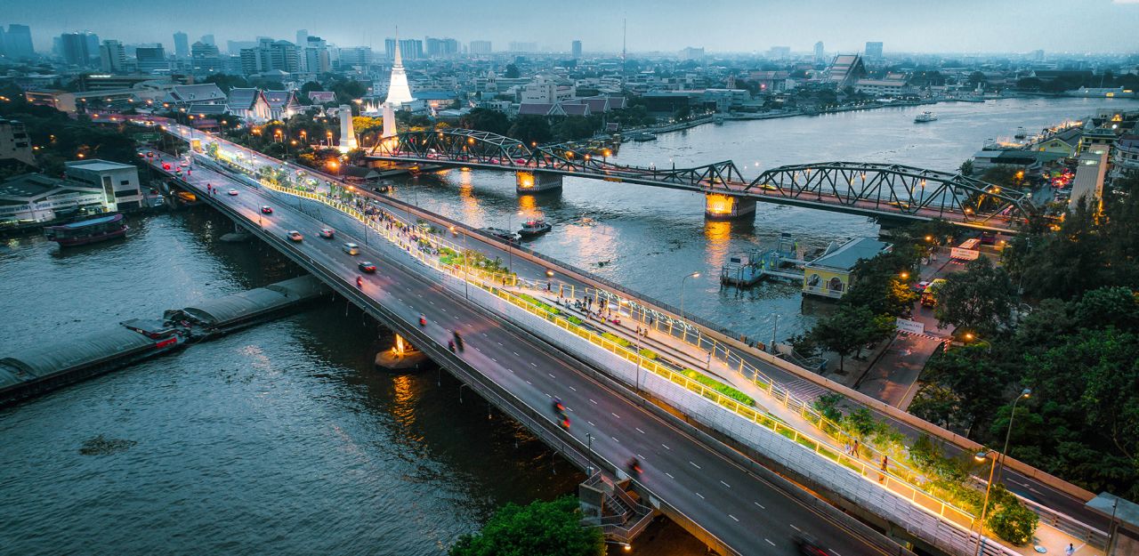 Voraakhom has created a vibrant skyline park on a bridge crossing the Chao Phraya river in Bangkok.	