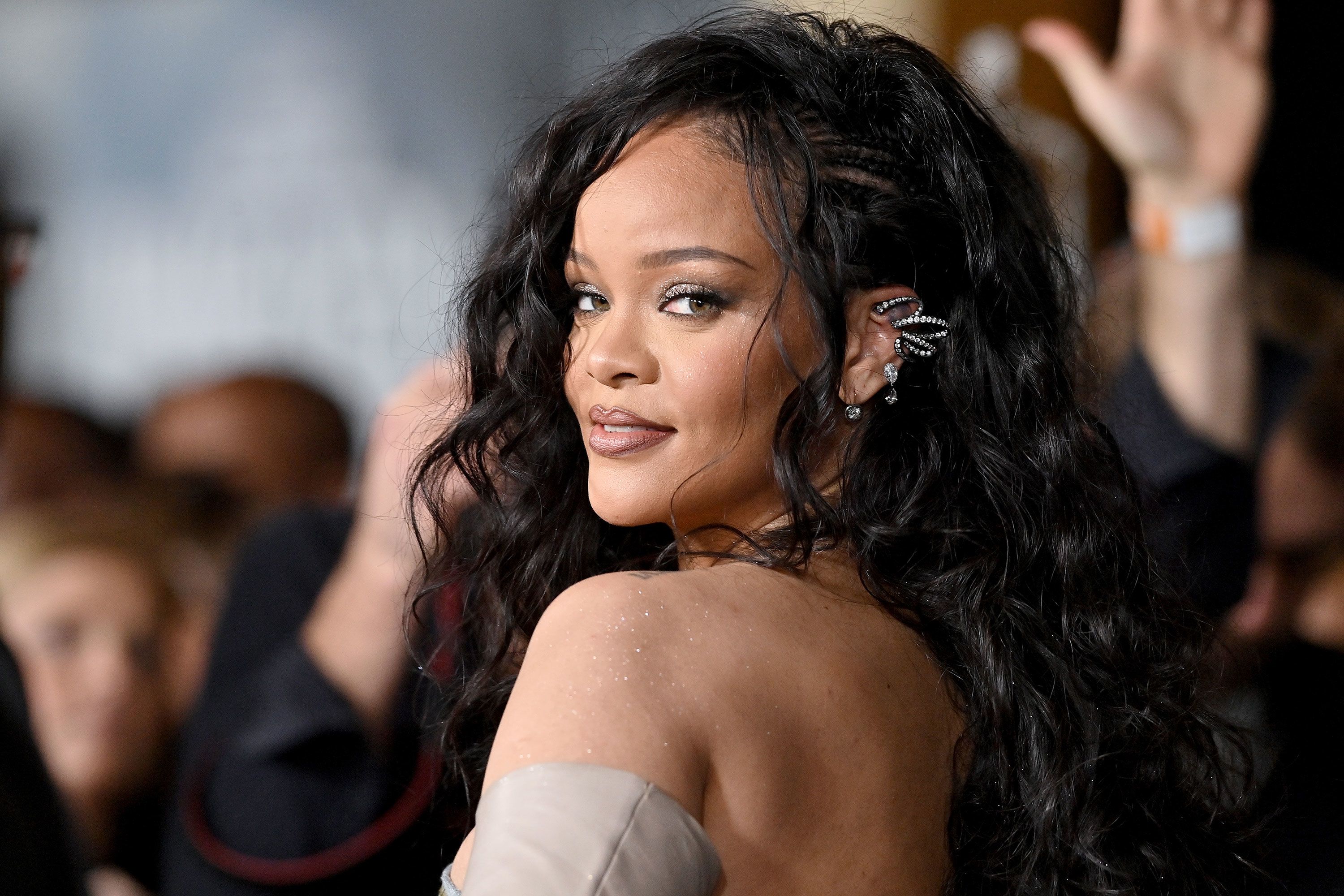Rihanna's 'Lift Me Up' sets emotional 'Wakanda Forever' tone | CNN