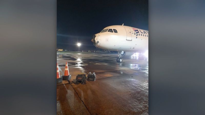 Video shows frightening moment before damaged plane makes