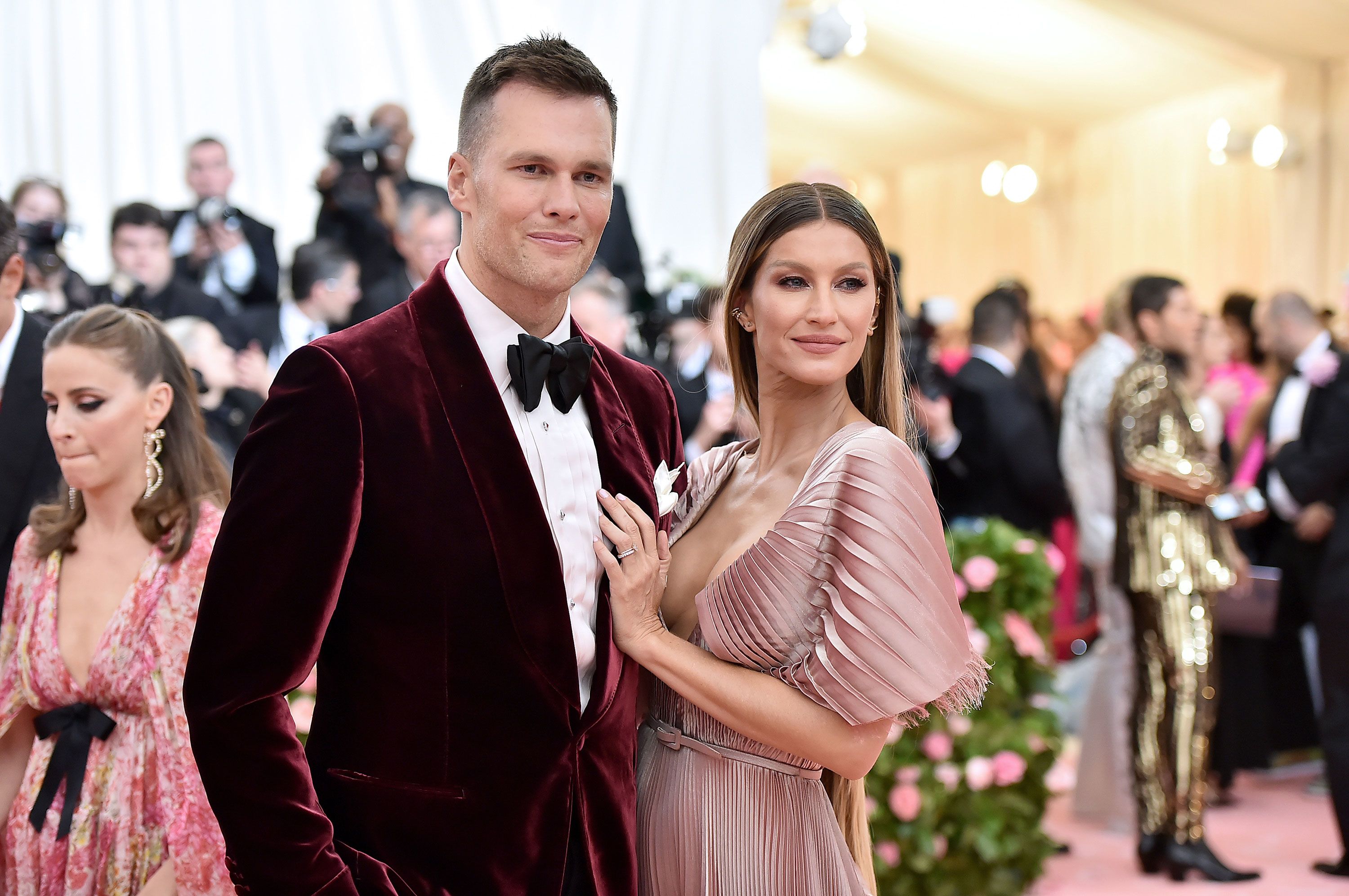 Tom Brady and Gisele Bündchen announce divorce | CNN