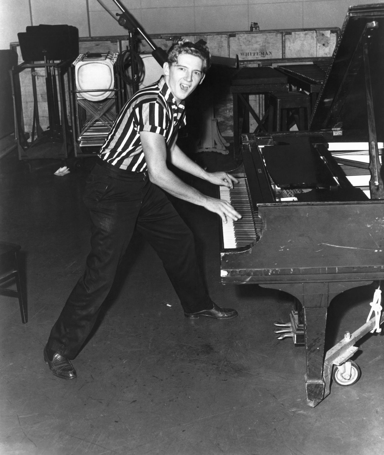 Jerry Lee Lewis, rock 'n' roll pioneer who sang 'Great Balls of Fire,' dies  at 87 | CNN