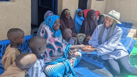 Nigerian architect Tosin Oshinowo meets some residents of Ngarannam community. 