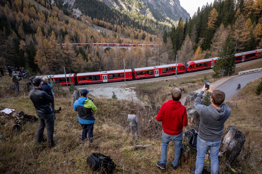 The record attempt was organized to celebrate 175 years of Swiss railways.
