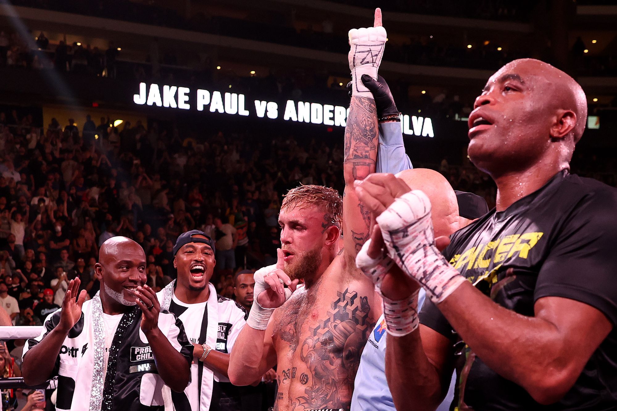 Who has Anderson Silva fought previously and what is his boxing record -  DraftKings Network