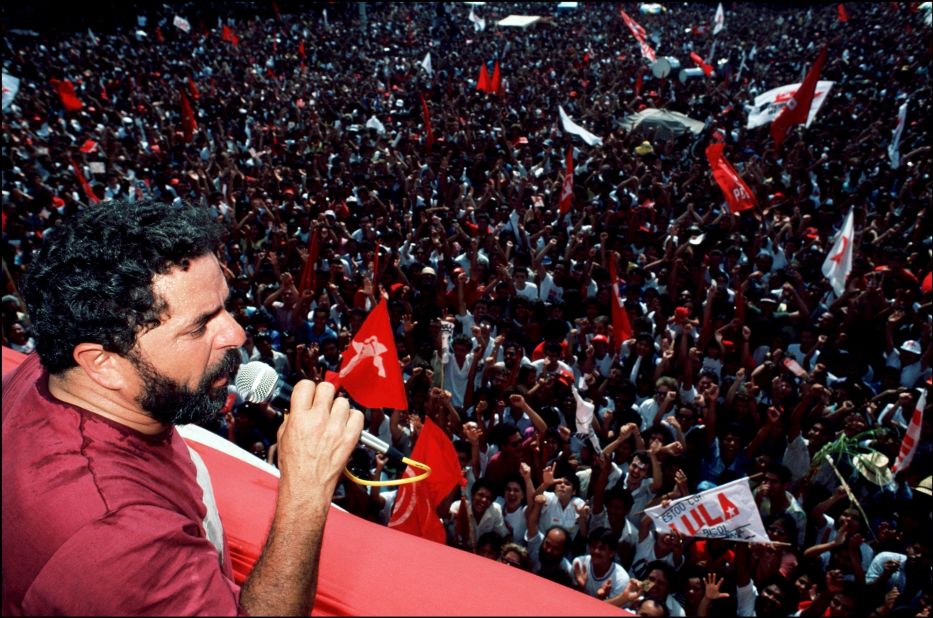 Lula speaks at a Worker's Party rally in São Bernarrdo do Campo in 1989.