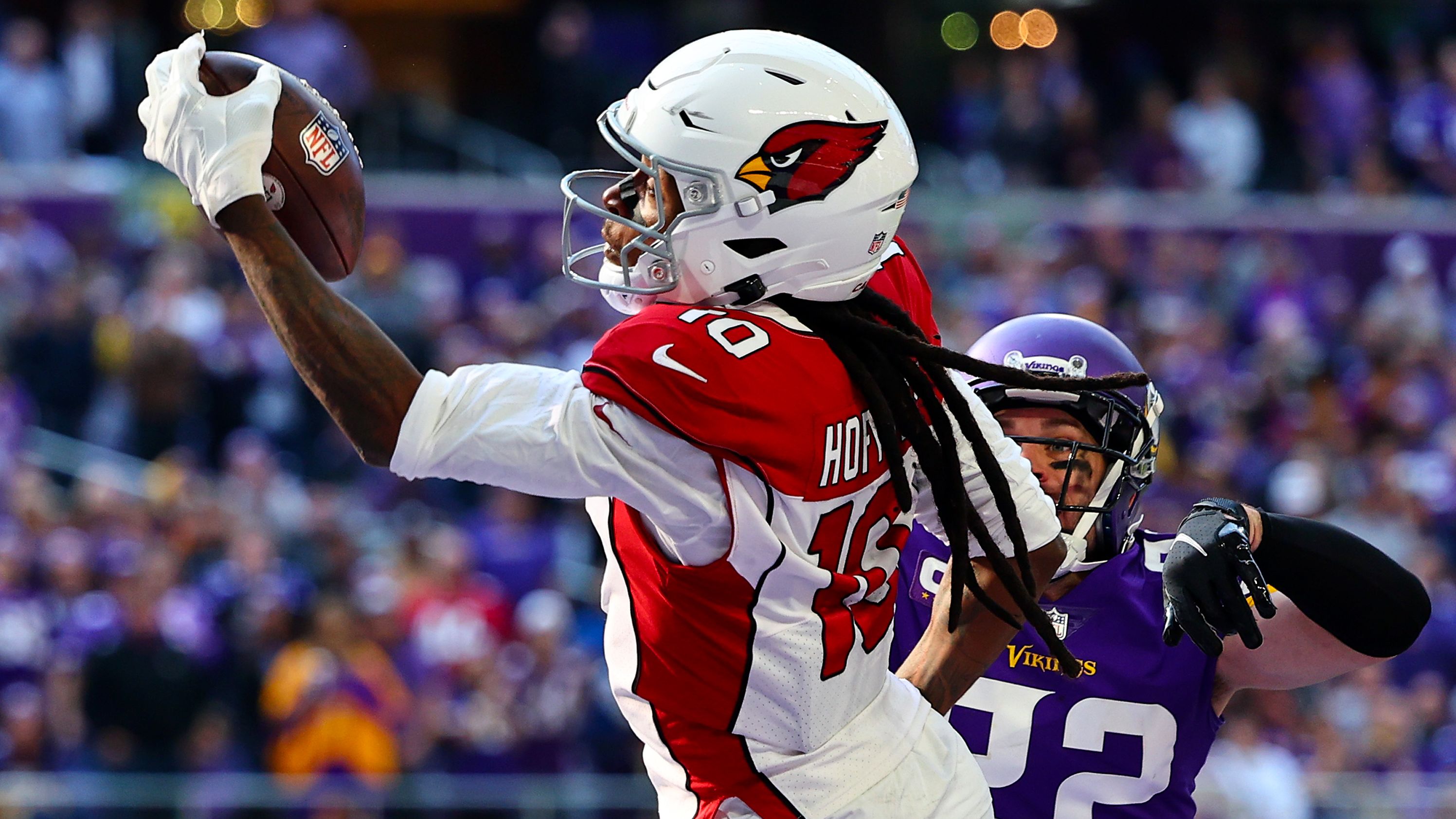 DeAndre Hopkins make an amazing one-handed catch to reel in a touchdown for the Arizona Cardinals against the Minnesota Vikings. Hopkins' excellent display, finishing with the touchdown and 159 receiving yards, wasn't enough though as the Cardinals lost 34-26 to the Vikings. 