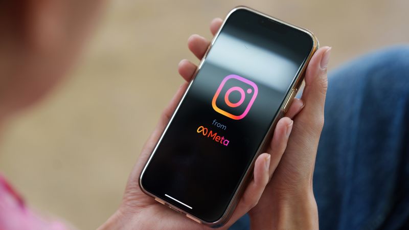 Instagram crashes for some users