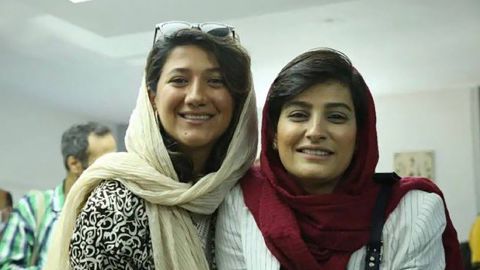 Iran: Ratusan wartawan menyerukan pembebasan dua rekannya yang dipenjara di penjara Evin