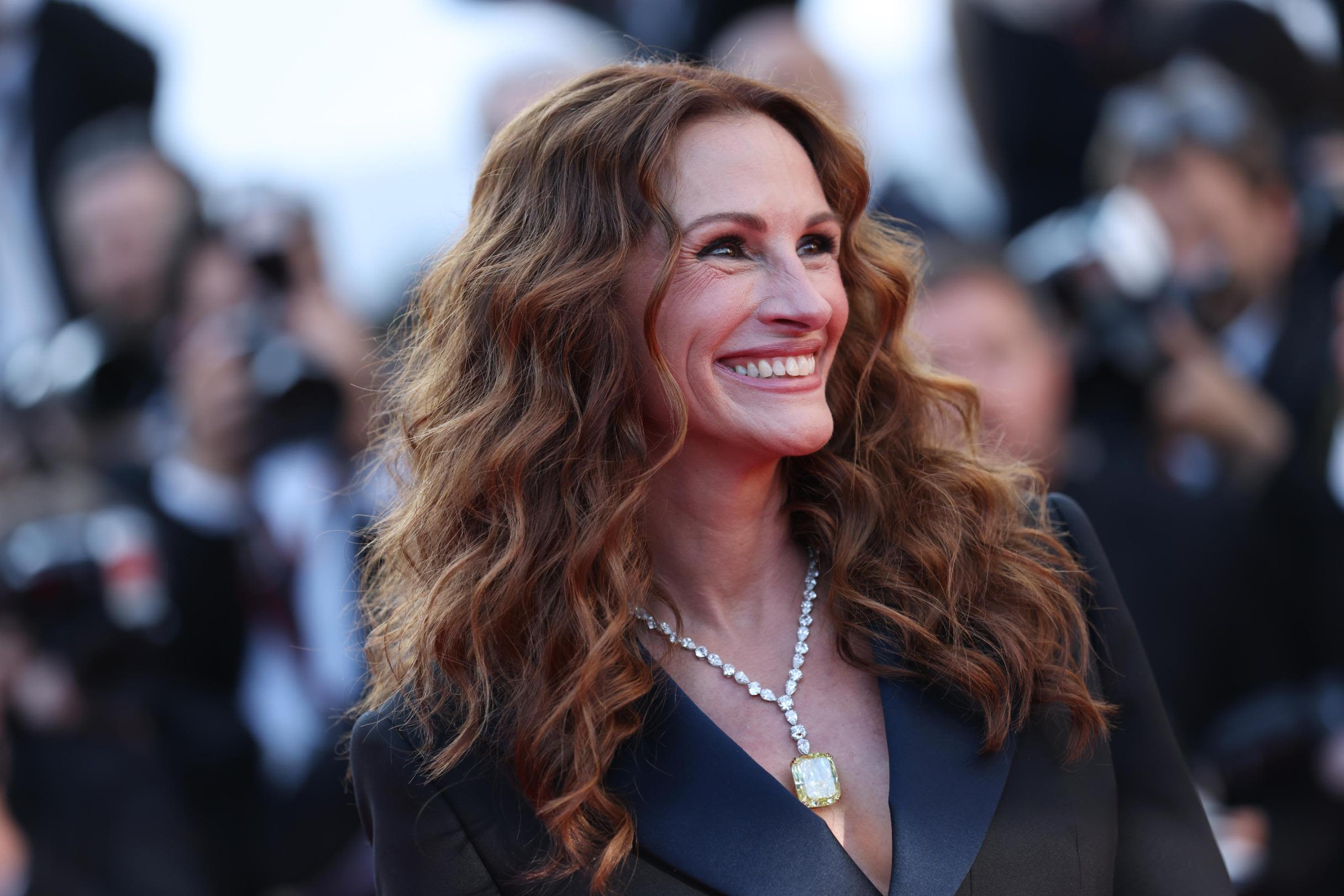 Julia Roberts Reveals Martin Luther King Jr. Paid The Hospital Bill For Her  Birth