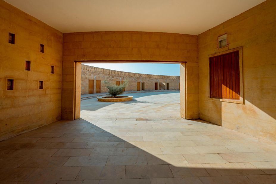 This school in the Indian desert stays cool even in extreme heat | CNN