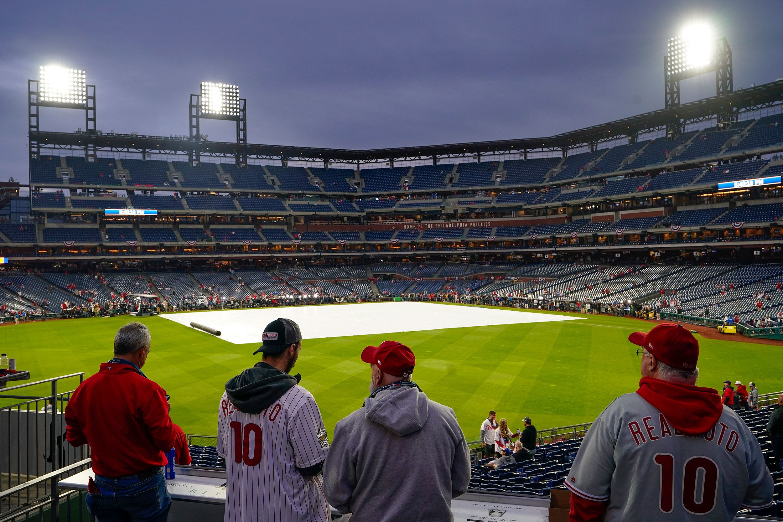 Game 3 of the World Series Is Postponed Because of Rain - The New