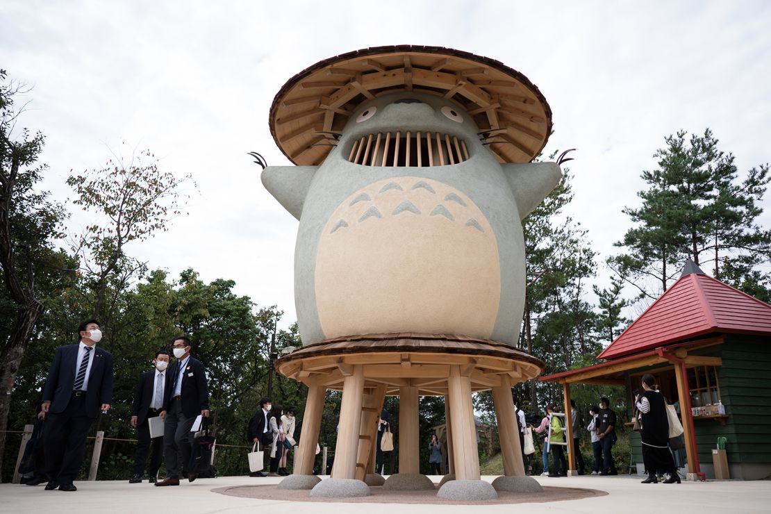 The Dondoko Forest area is home to the "My Neighbor Totoro" house as well as a wooden Totoro statue.