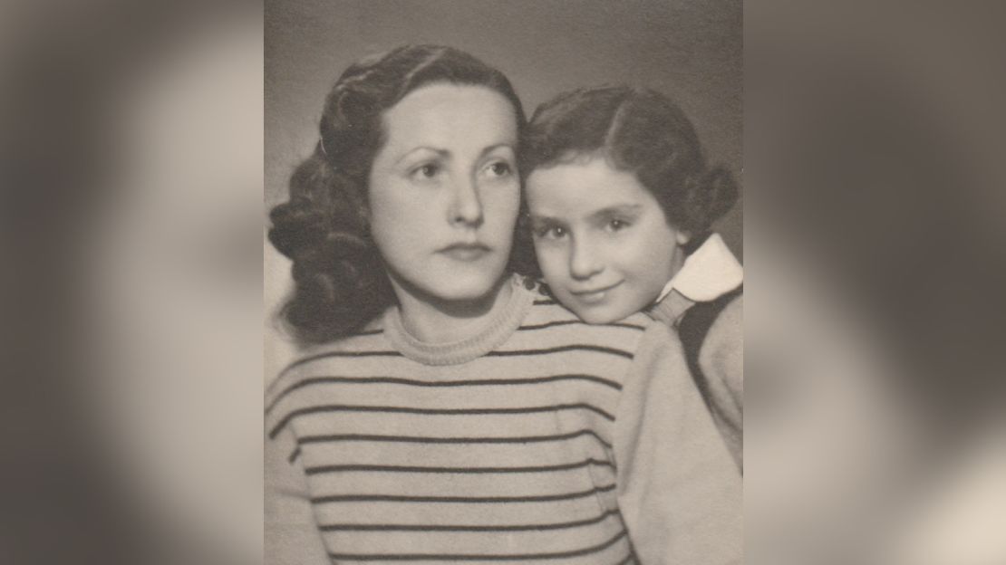 Grusová as a child, with her mother's younger sister Edith, who survived being sent to Auschwitz.