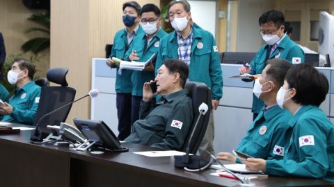 South Korean President Yoon Suk Yeol holds an emergency meeting in the early hours of October 30.