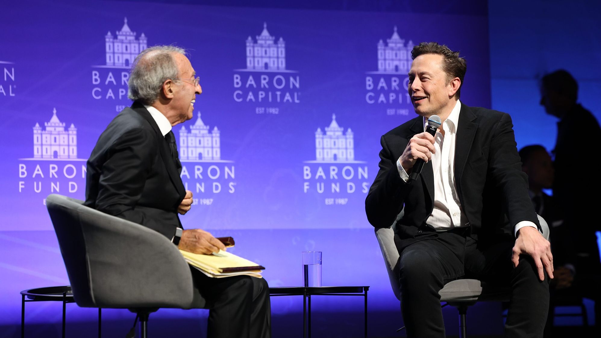 Elon Musk’s Twitter lays off employees across the company | CNN Business