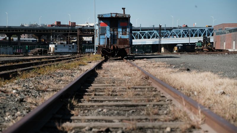 Read more about the article Railroad unions push back threatened strike date – CNN