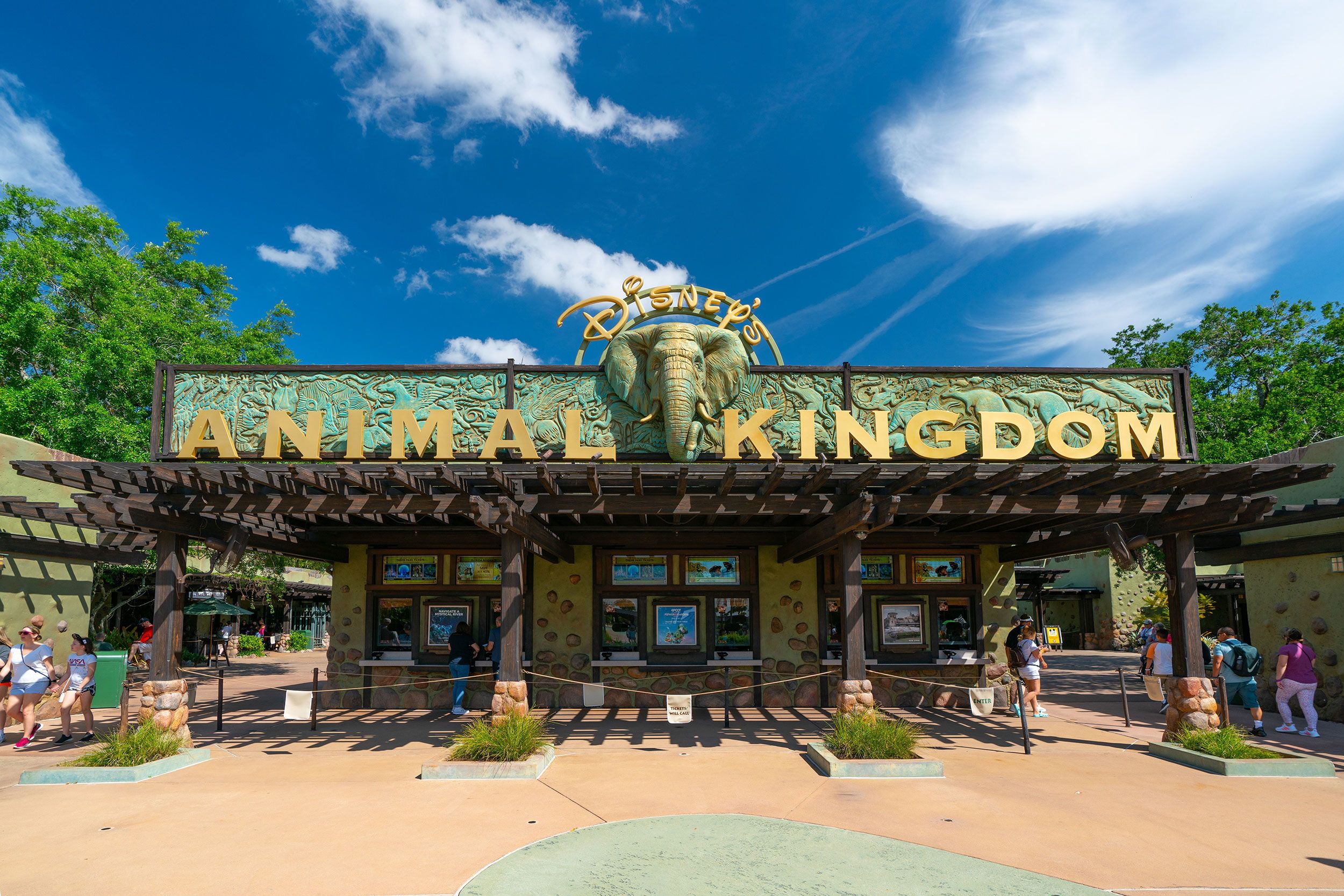 Disney World arrest: A fugitive from New York was caught after a federal inspector spotted him while on vacation in Florida | CNN Disney World arrest: A fugitive from New York was caught after a federal inspector spotted him while on vacation in Florida | CNN