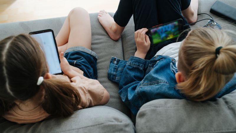 Kids’ average daily screen use increased by more than an hour and twenty minutes during the pandemic, analysis finds