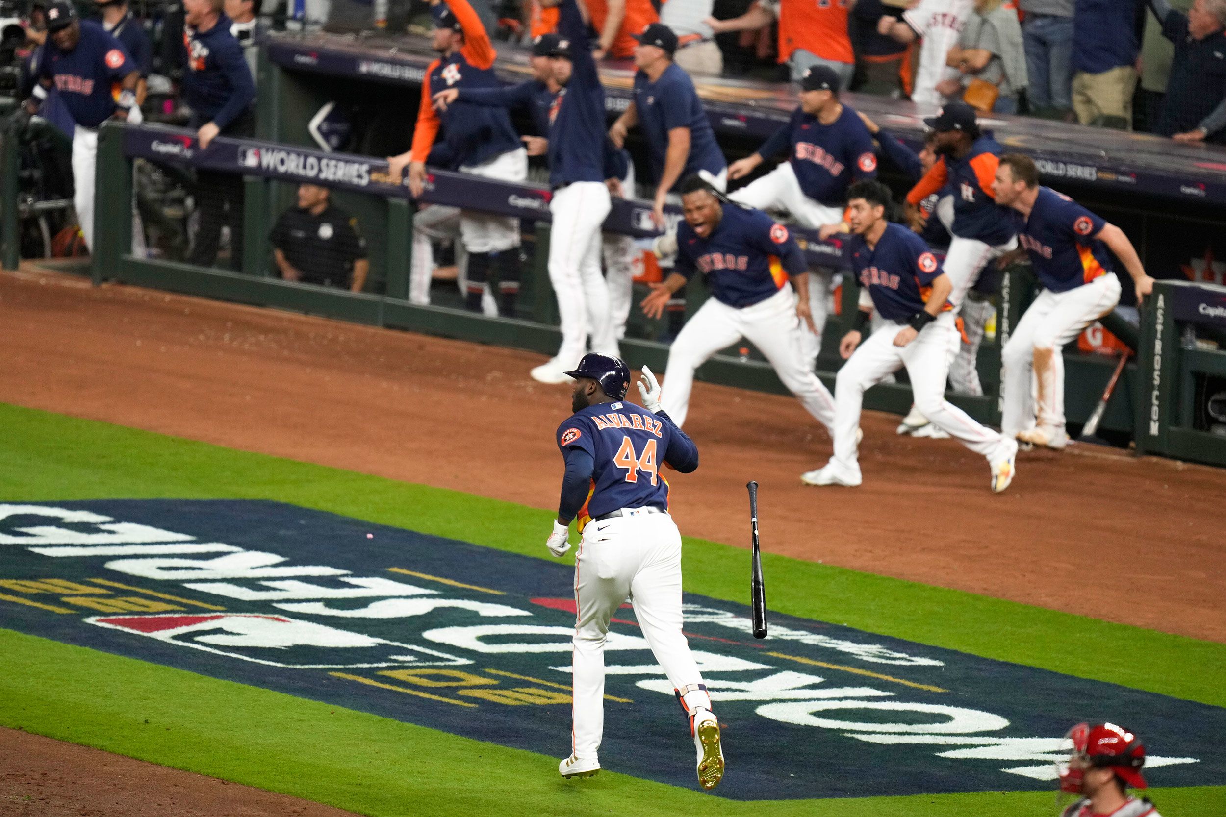 WATCH: Yordan Alvarez crushes go-ahead World Series Game 6 home run 