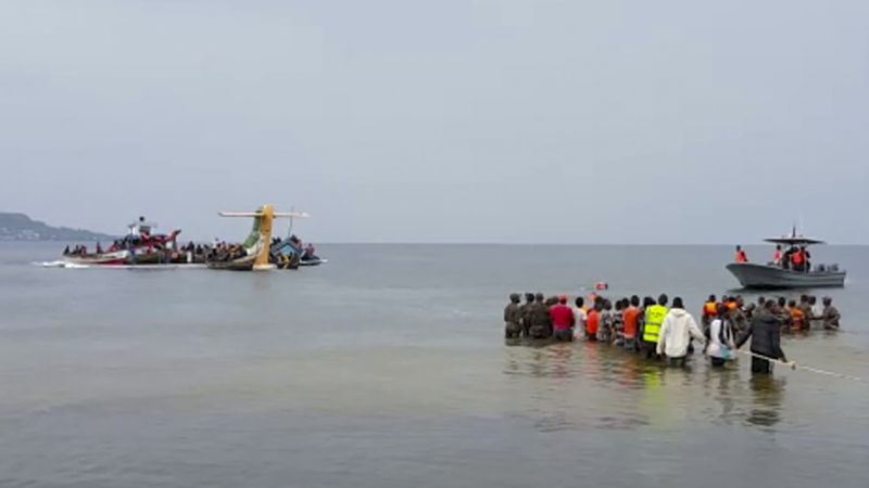 维多利亚湖坠毁：商用客机沉入坦桑尼亚湖中