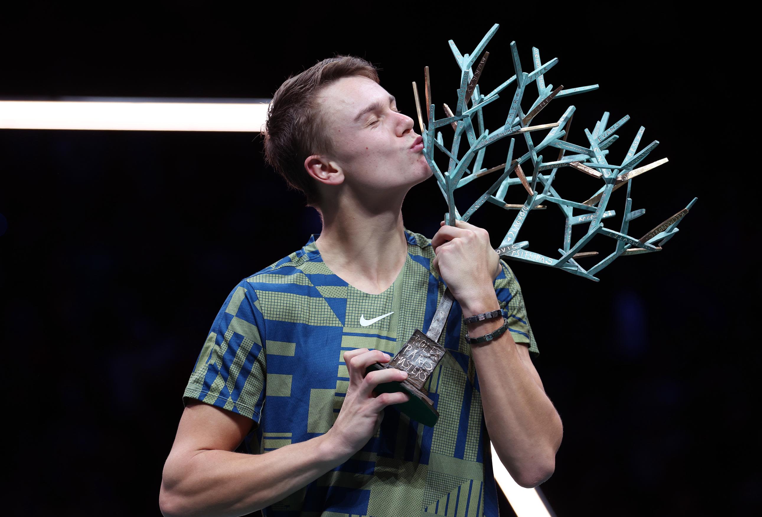 Holger Rune wins Rolex Paris Masters 1000.