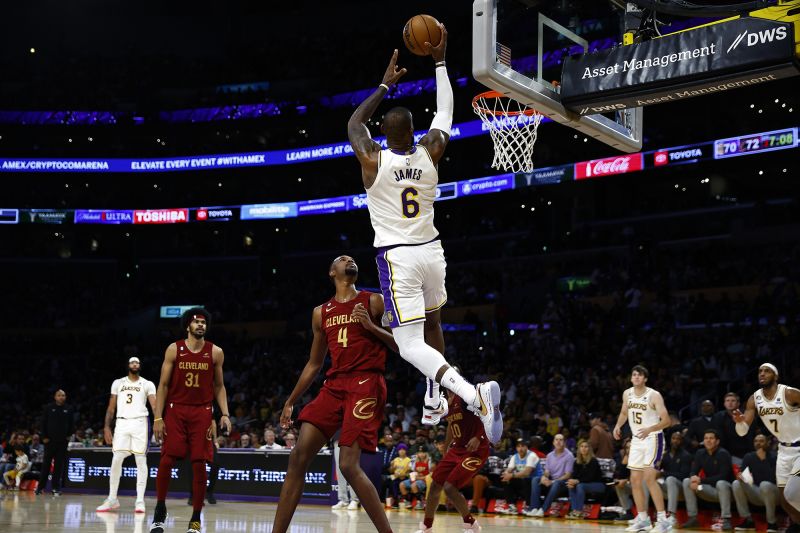 Cleveland Cavaliers win eighth straight, down LeBron James and struggling Los Angeles Lakers, 114-100 CNN