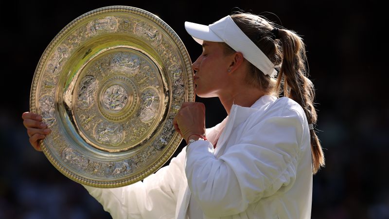 Billie Jean King’s ‘pet peeve’ is Wimbledon’s ‘horrible’ all white uniform policy | CNN