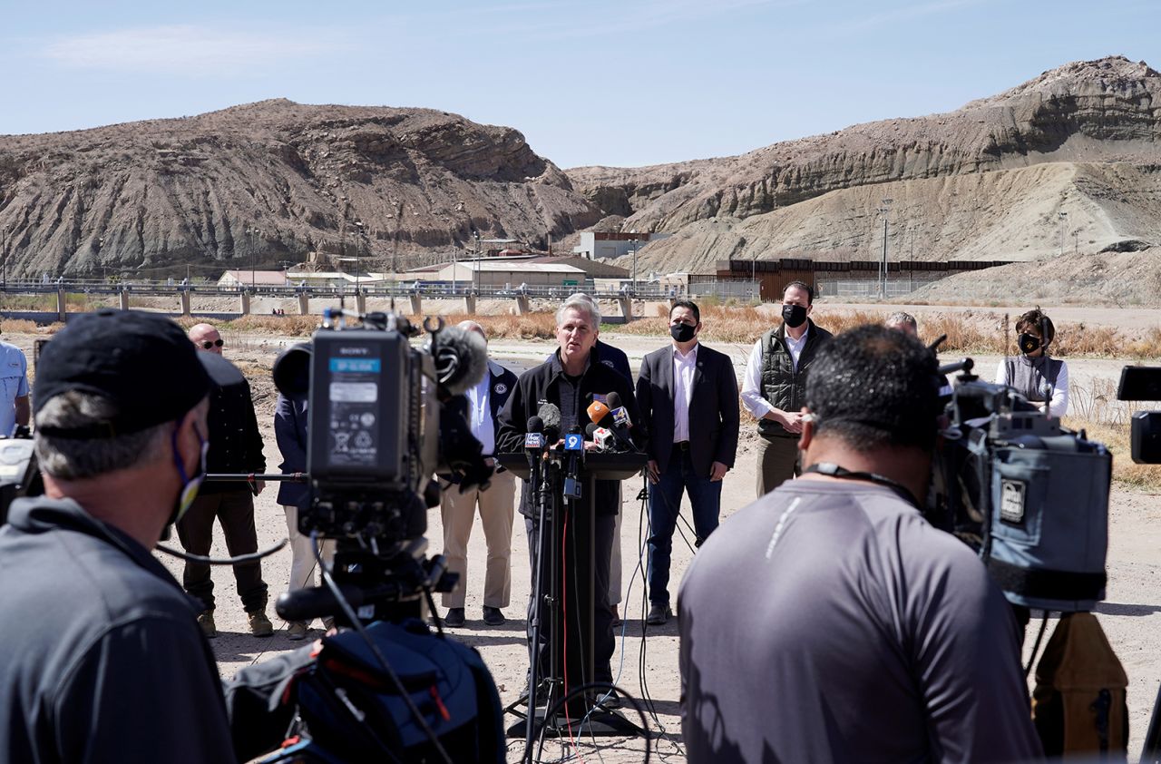 McCarthy speaks to the press as Republican lawmakers toured the US-Mexico border in March 2021.