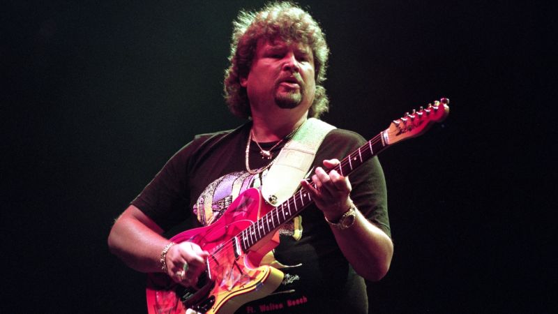 Jeff Cook, guitariste et co-fondateur du groupe Alabama, mort à 73 ans