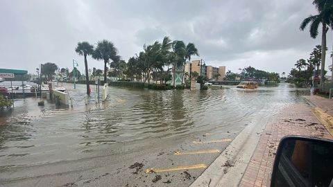 น้ำท่วมเก็บบ่ายวันพุธในตะวันออก Boynton Beach, Florida