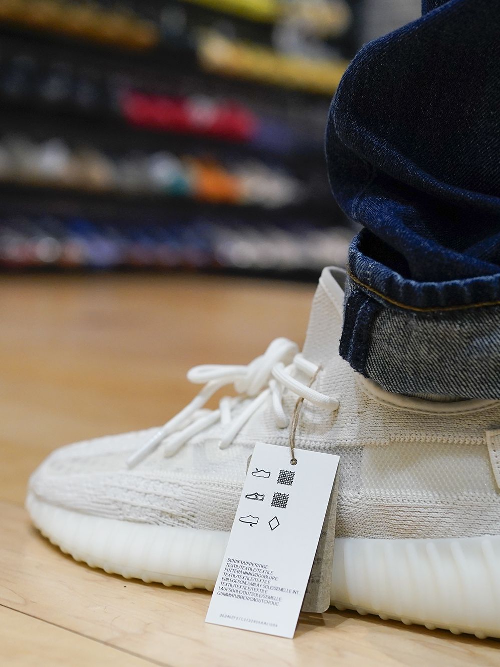 Agrícola Final Doblez Adidas will continue to sell Kanye West's shoe designs without the Yeezy  name | CNN Business