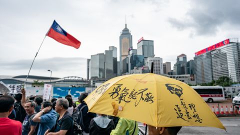 Demonstranci na wiecu przeciwko proponowanej ustawie o ekstradycji w Hongkongu 4 maja 2019 r.