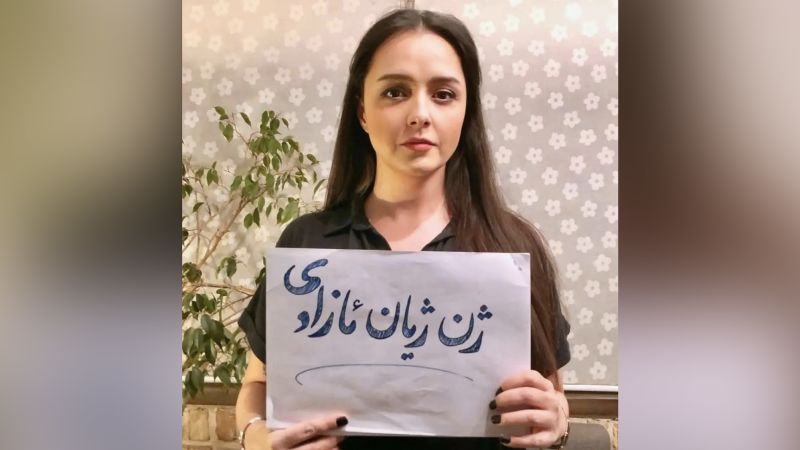 Leading Iranian actor posts picture without hijab in support of anti-government protests | CNN