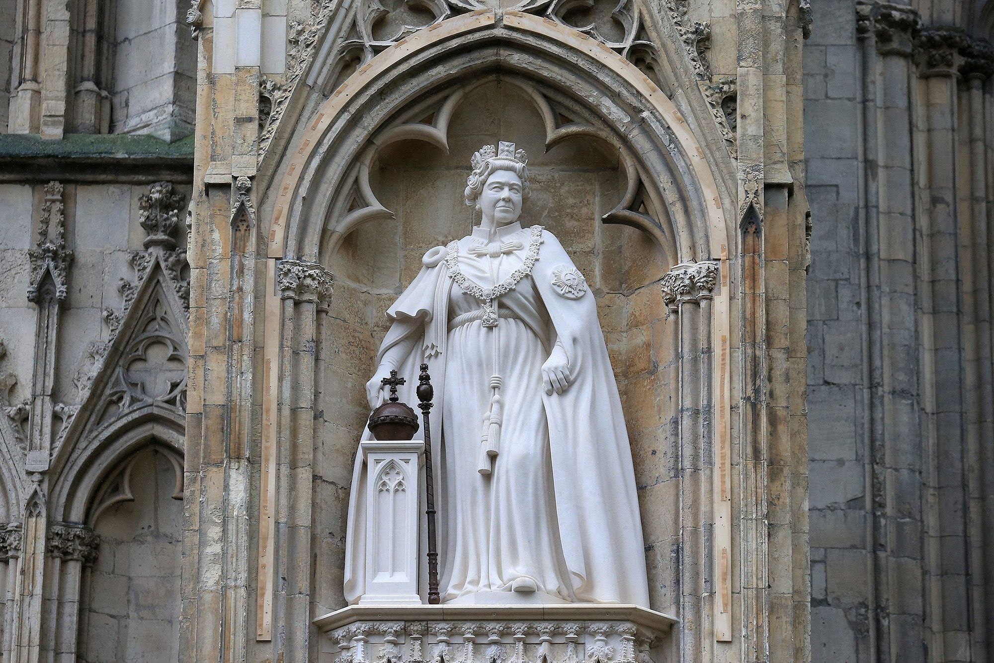 10 (lesser known) statues of English monarchs in London…2. King