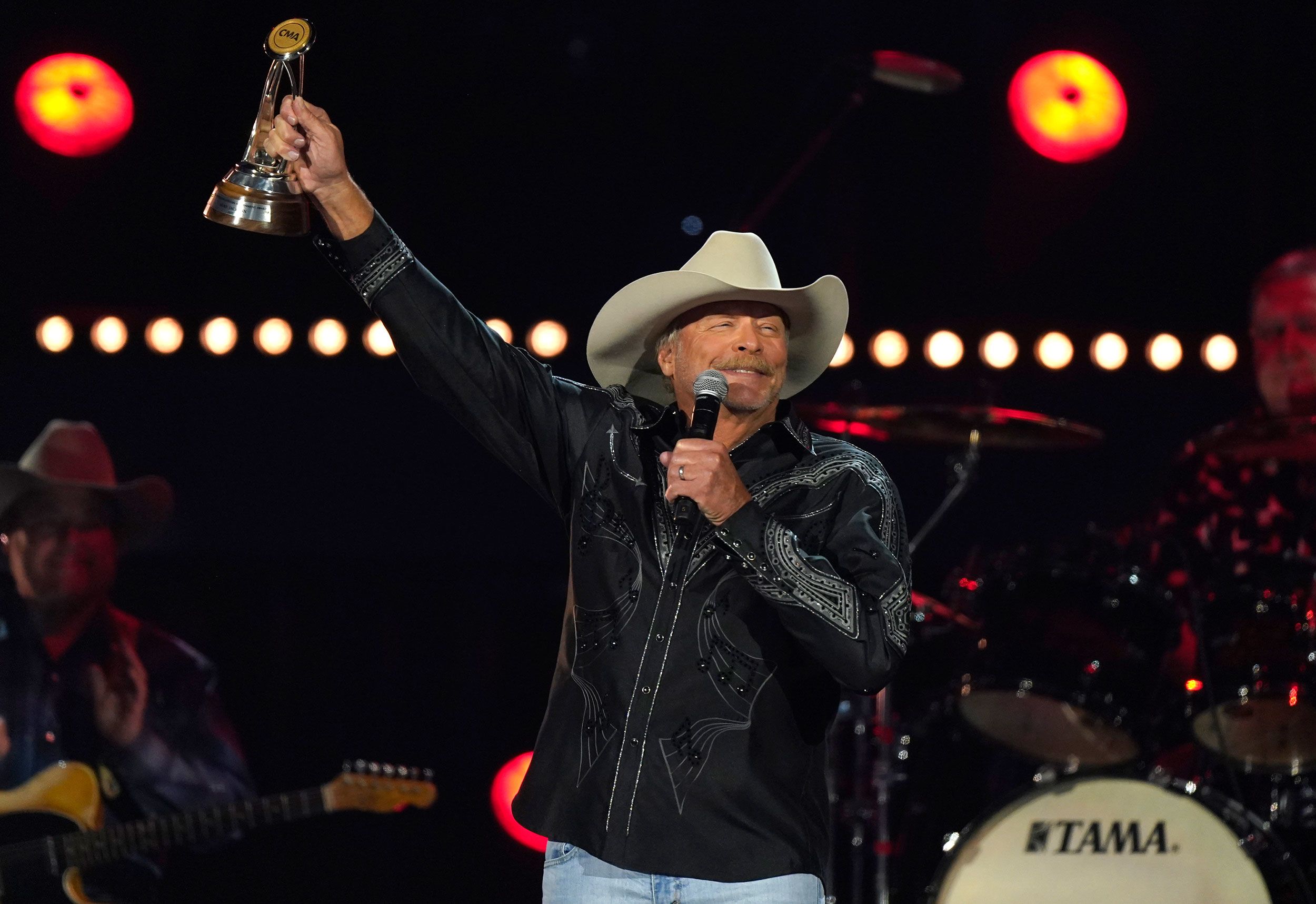 Alan Jackson Named Artist of a Lifetime for CMT 'Artists of the Year' –  Billboard